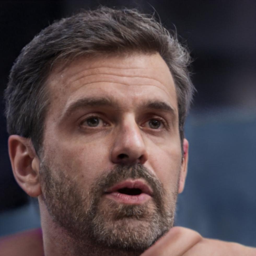 Portrait de Florentin Dubois, analyste financier senior